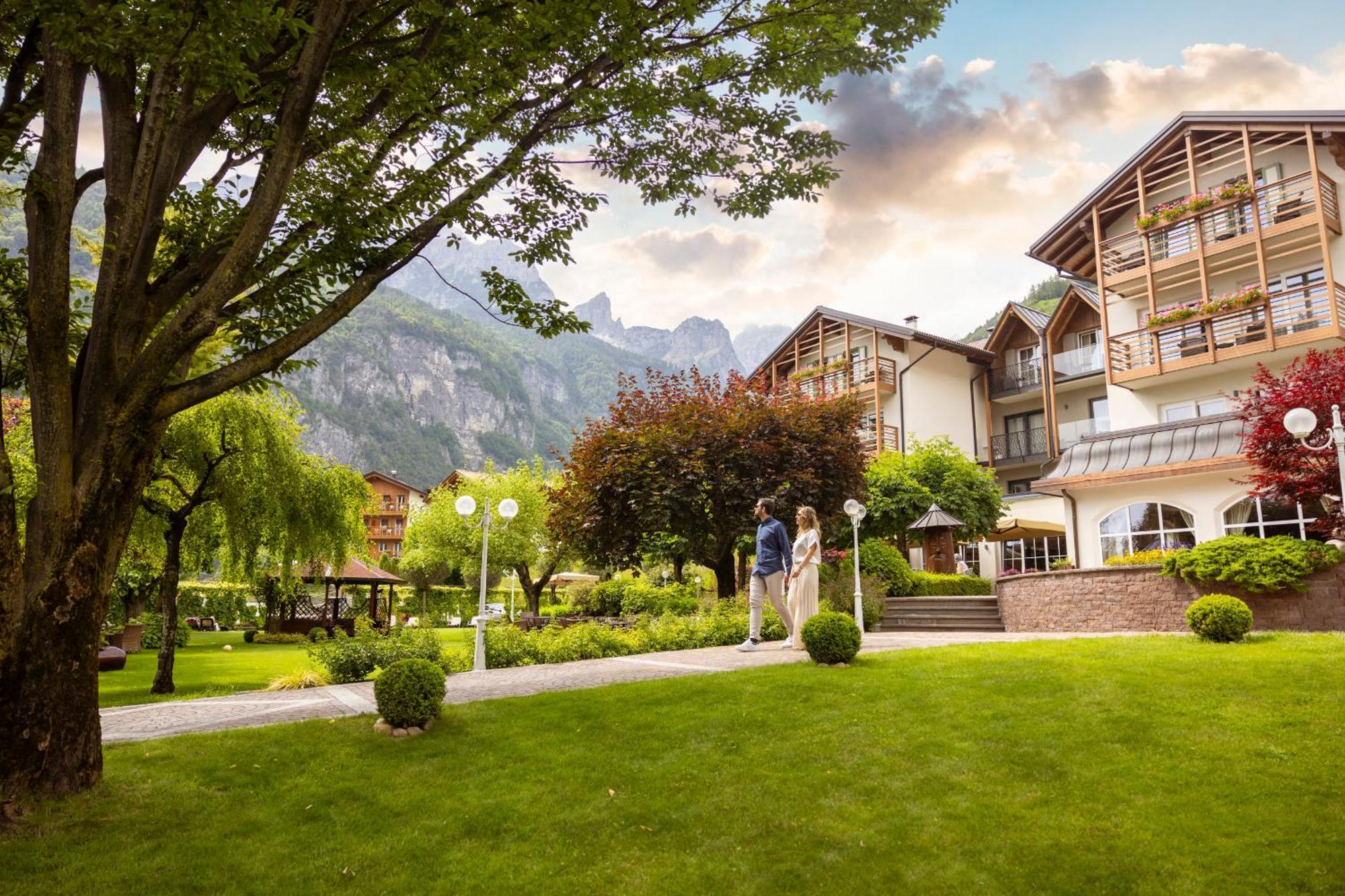 Lido Green&Slow Life Hotel Molveno Exterior foto