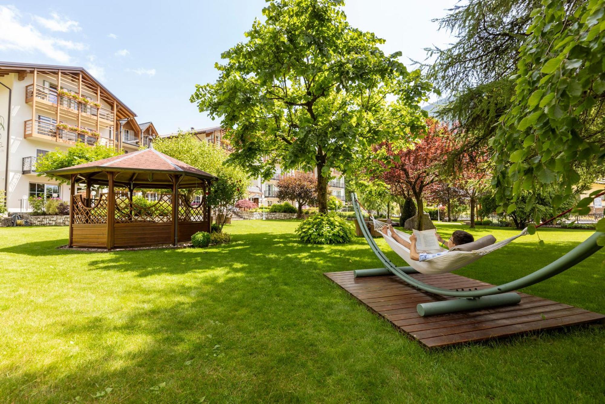 Lido Green&Slow Life Hotel Molveno Exterior foto