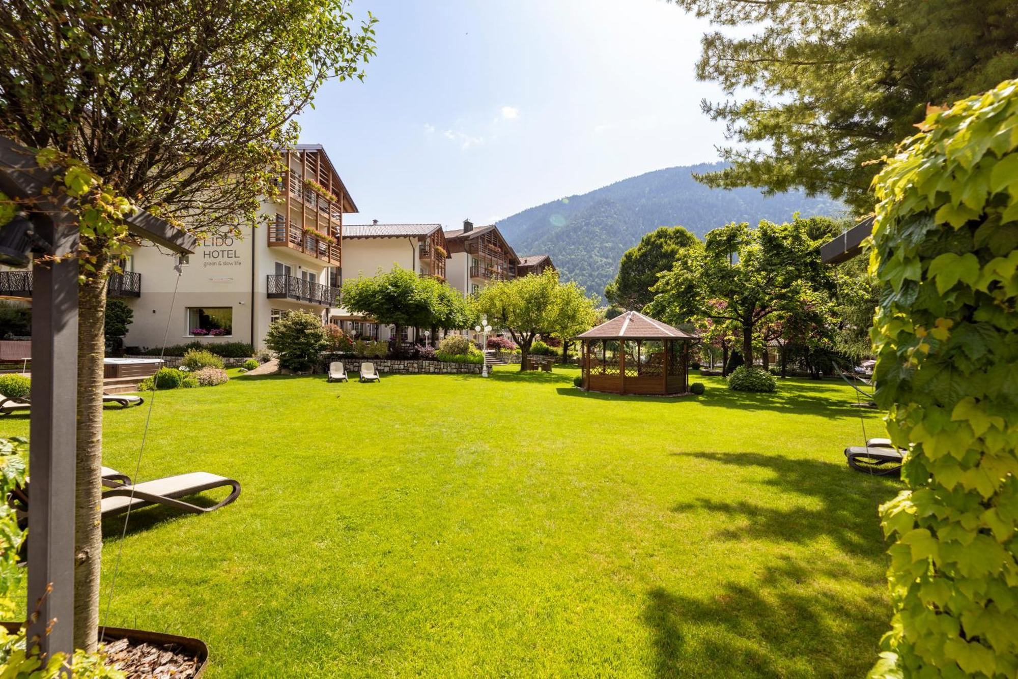 Lido Green&Slow Life Hotel Molveno Exterior foto