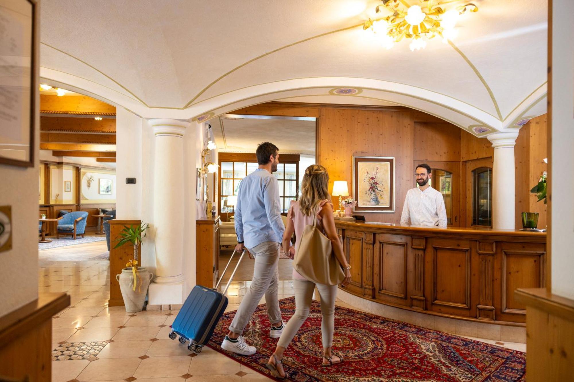 Lido Green&Slow Life Hotel Molveno Exterior foto
